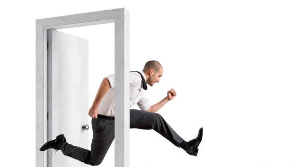 Tại sao 'Bỏ việc' là lời khuyên tệ hại dành cho các doanh nhân khởi nghiệp?